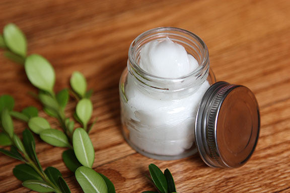 How to Create Your Own Non-Toxic and Natural Toothpaste